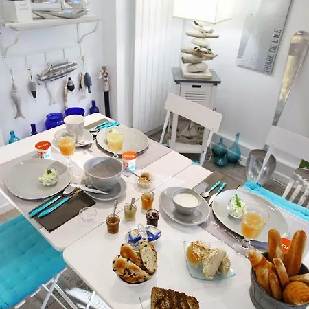 La Maison Au-dessus Des Voiles Bed and breakfast