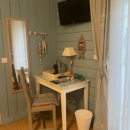 Guest house La Maison Au-dessus Des Voiles