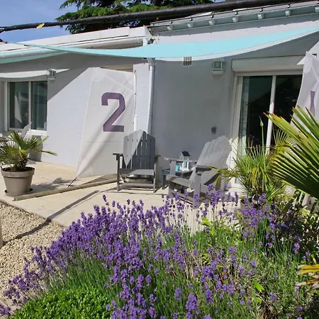 לינה וארוחת בוקר La Maison Au-dessus Des Voiles 3*