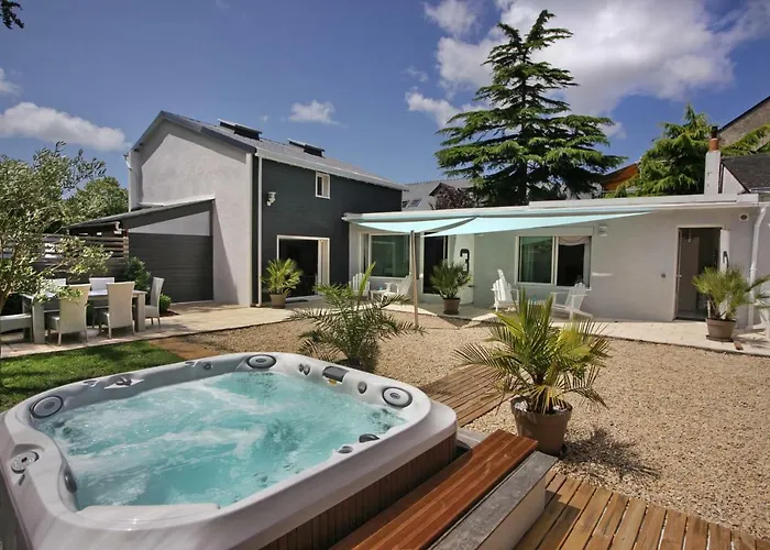 Guest house La Maison Au-dessus Des Voiles 3*