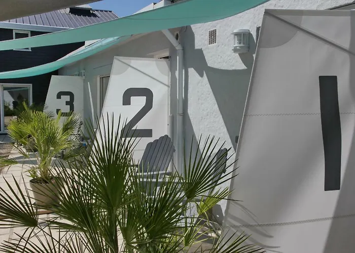 La Maison Au-dessus Des Voiles Guest house