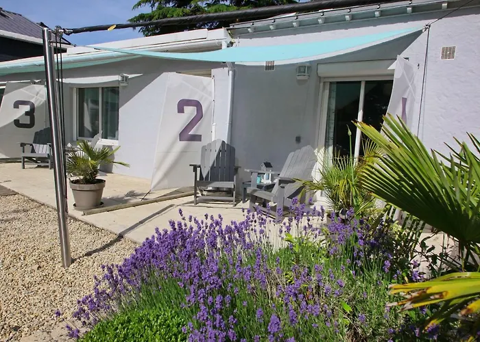 Guest house La Maison Au-dessus Des Voiles 3*